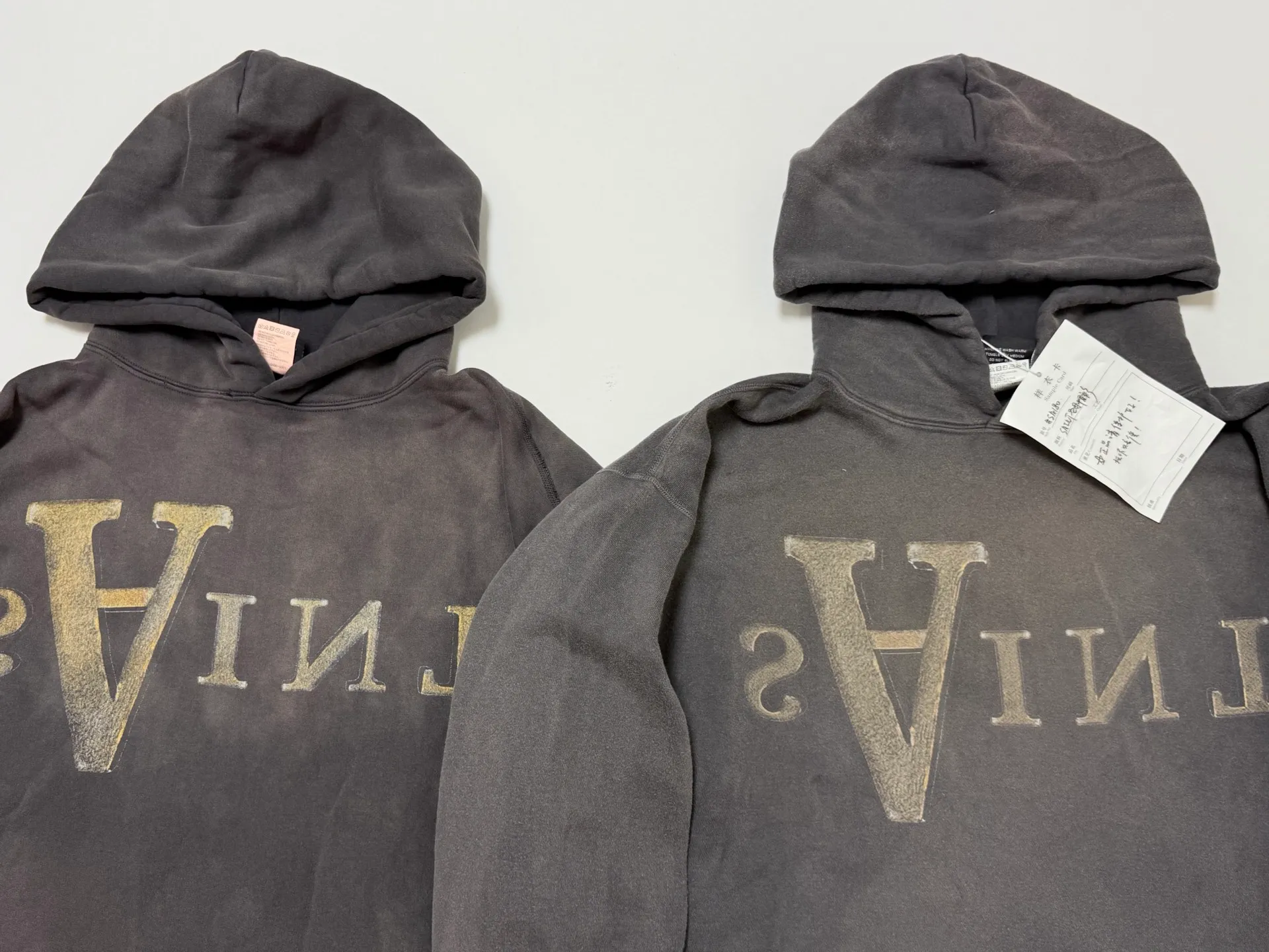 Authentic VS plate-making SAINT Mxxxxxx HOODIE/ANARCHY/BLK Mirror reverse SAINT hooded sweatshirt/ANARCHY barrage virgin hoodie S-XL Assute dyeing, heavy washing and water fading, multi-bit wormhole destruction treatment, genuine plate-making and mold opening, the difference is shown in the picture and made! Authentic level printing process, correct main mark/wash mark ⚠️Note: This model does not have the little angel mark